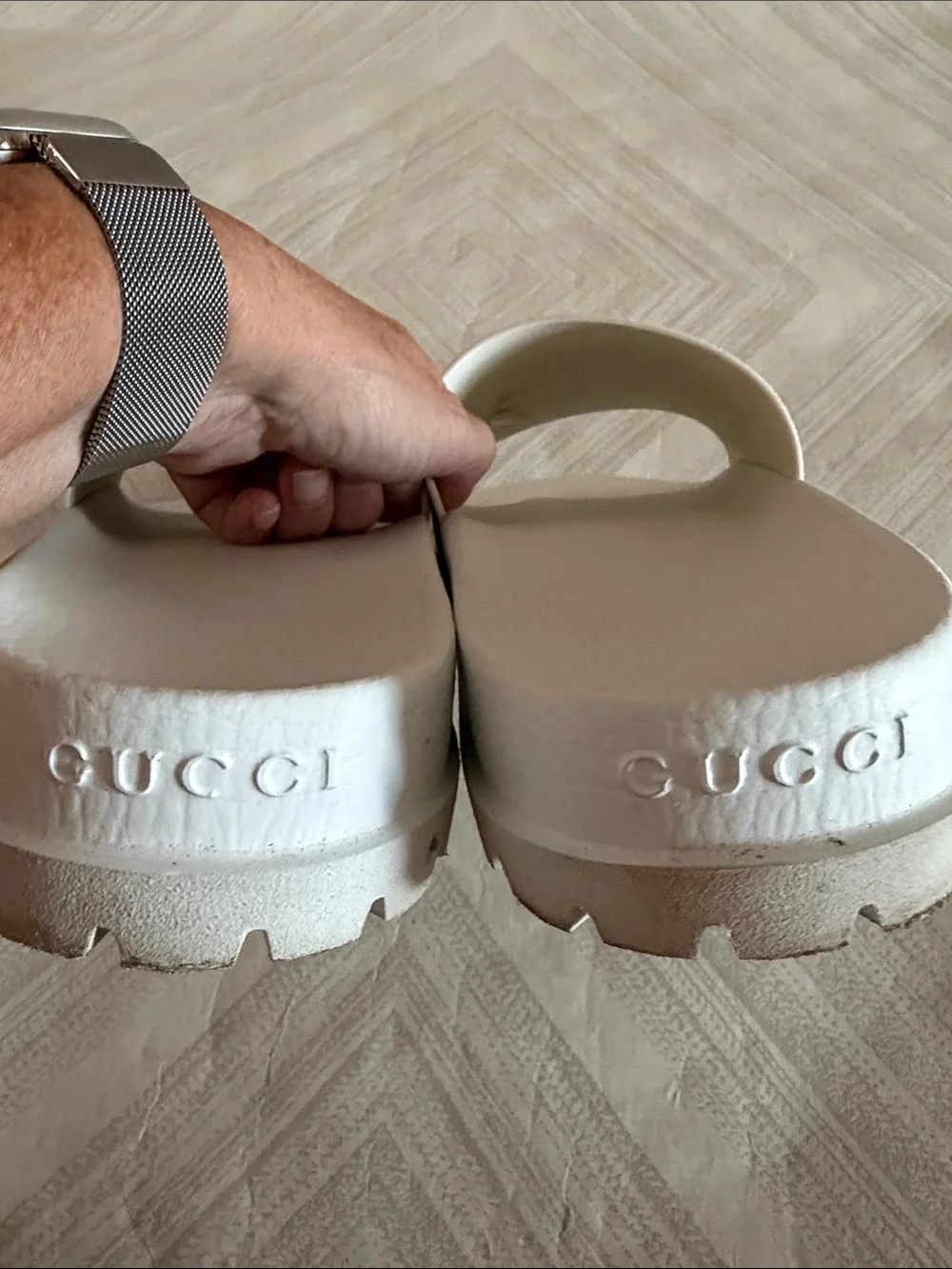 Gucci Pursuit 72 White Pool Slides Green Red Web Stripe Size 11